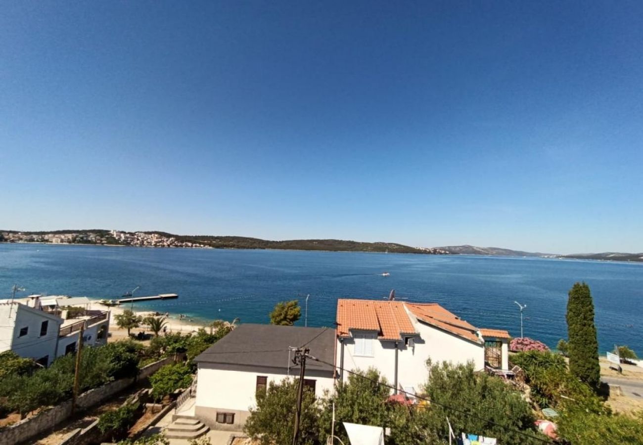 Apartamento en Okrug Gornji - Apartamento en Okrug Gornji con Seaview, Terraza, Acondicionador, WIFI (5045-1)