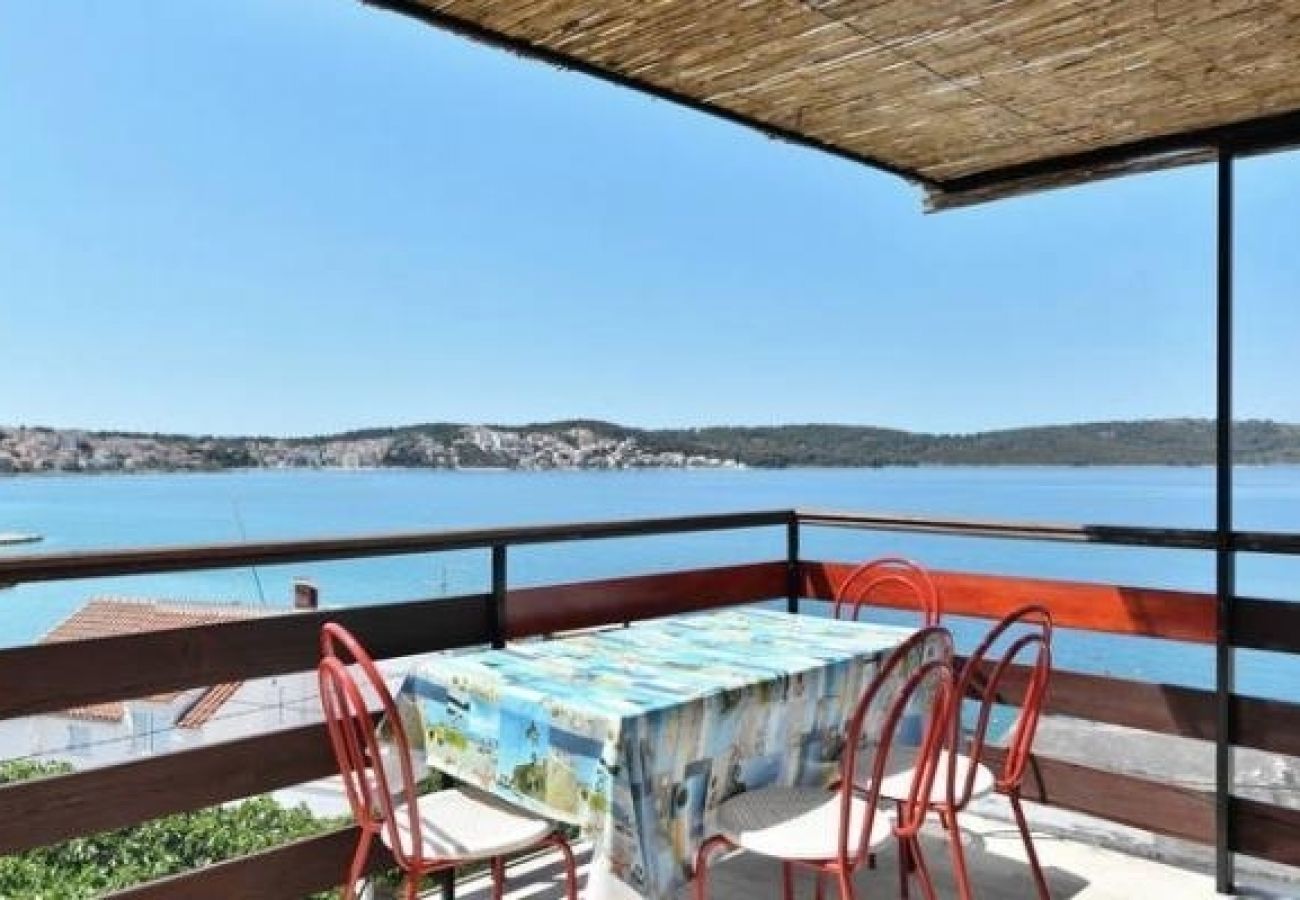 Apartamento en Okrug Gornji - Apartamento en Okrug Gornji con Seaview, Terraza, Acondicionador, WIFI (5045-1)