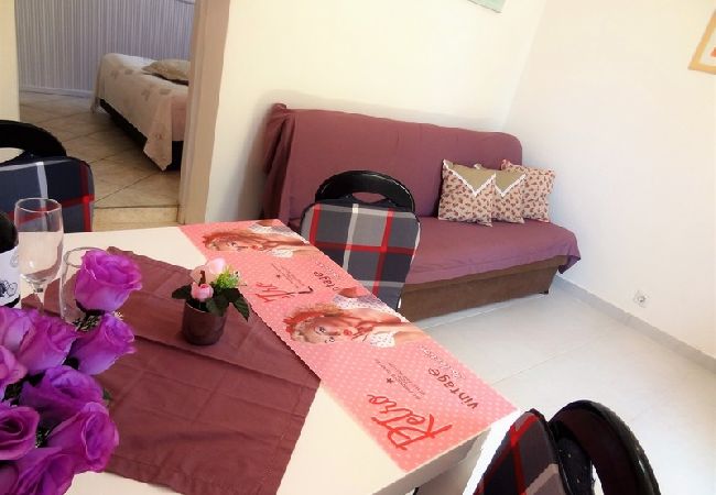 Apartamento en Okrug Gornji - Apartamento en Okrug Gornji con Seaview, Terraza, Acondicionador, WIFI (5046-1) Apartamento en Okrug Gornji - Apartamento en Okrug Gornji con Seaview, Terraza, Acondicionador, WIFI (5046-1)