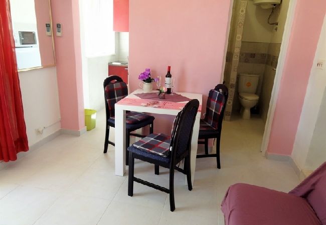 Apartamento en Okrug Gornji - Apartamento en Okrug Gornji con Seaview, Terraza, Acondicionador, WIFI (5046-1) Apartamento en Okrug Gornji - Apartamento en Okrug Gornji con Seaview, Terraza, Acondicionador, WIFI (5046-1)