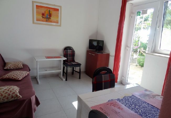 Apartamento en Okrug Gornji - Apartamento en Okrug Gornji con Seaview, Terraza, Acondicionador, WIFI (5046-1) Apartamento en Okrug Gornji - Apartamento en Okrug Gornji con Seaview, Terraza, Acondicionador, WIFI (5046-1)