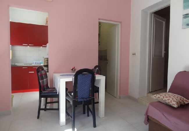 Apartamento en Okrug Gornji - Apartamento en Okrug Gornji con Seaview, Terraza, Acondicionador, WIFI (5046-1) Apartamento en Okrug Gornji - Apartamento en Okrug Gornji con Seaview, Terraza, Acondicionador, WIFI (5046-1)