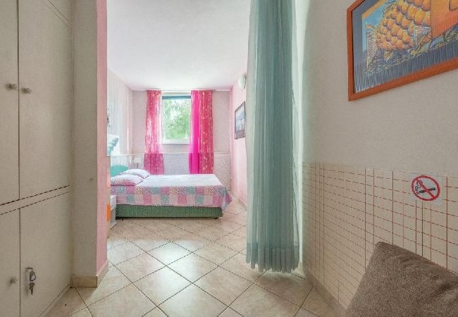 Apartamento en Okrug Gornji - Apartamento en Okrug Gornji con Seaview, Terraza, Acondicionador, WIFI (5046-1) Apartamento en Okrug Gornji - Apartamento en Okrug Gornji con Seaview, Terraza, Acondicionador, WIFI (5046-1)