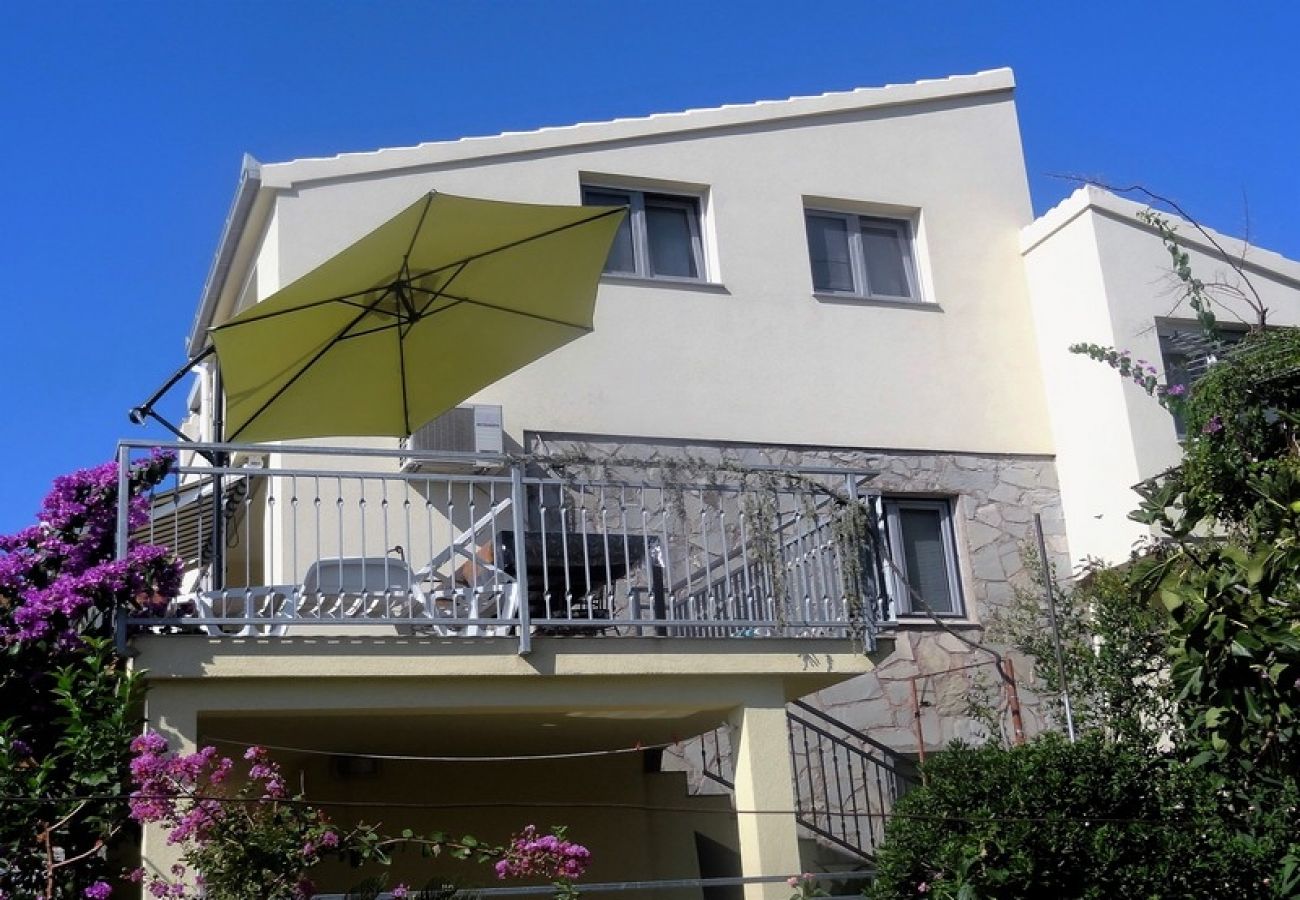 Apartamento en Okrug Gornji - Apartamento en Okrug Gornji con Seaview, Terraza, Acondicionador, WIFI (5046-1)