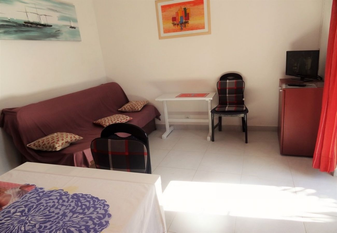 Apartamento en Okrug Gornji - Apartamento en Okrug Gornji con Seaview, Terraza, Acondicionador, WIFI (5046-1)