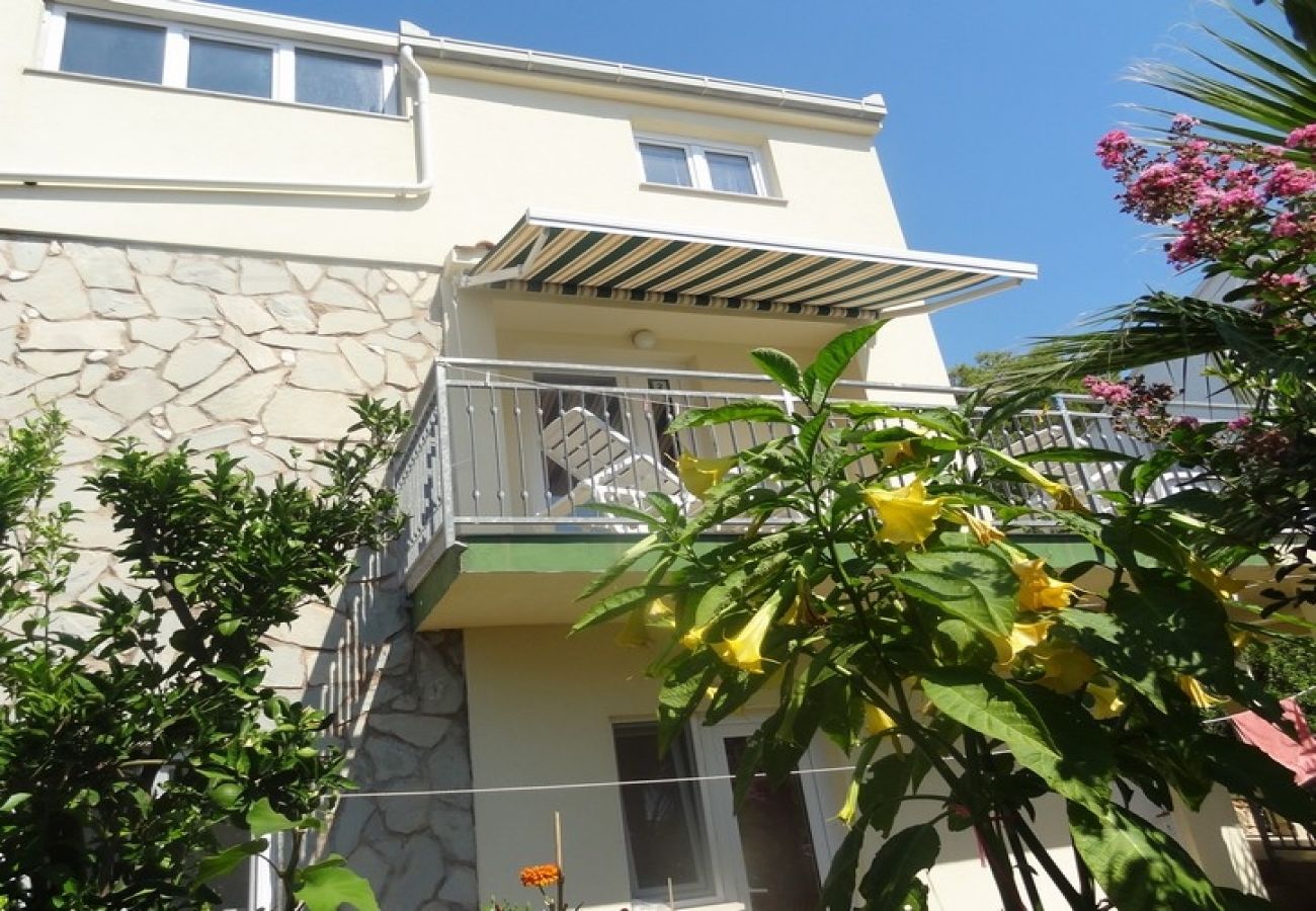 Apartamento en Okrug Gornji - Apartamento en Okrug Gornji con Seaview, Terraza, Acondicionador, WIFI (5046-1)