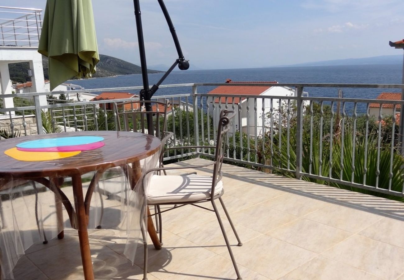 Apartamento en Okrug Gornji - Apartamento en Okrug Gornji con Seaview, Terraza, Acondicionador, WIFI (5046-2)