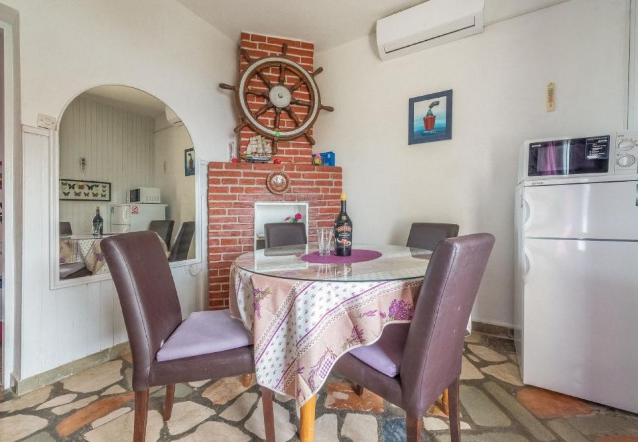 Apartamento en Okrug Gornji - Apartamento en Okrug Gornji con Seaview, Terraza, Acondicionador, WIFI (5046-2)