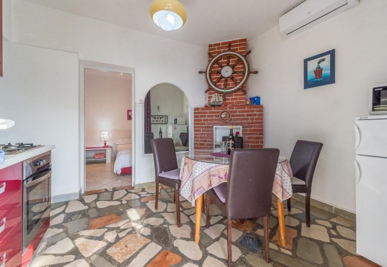 Apartamento en Okrug Gornji - Apartamento en Okrug Gornji con Seaview, Terraza, Acondicionador, WIFI (5046-2)