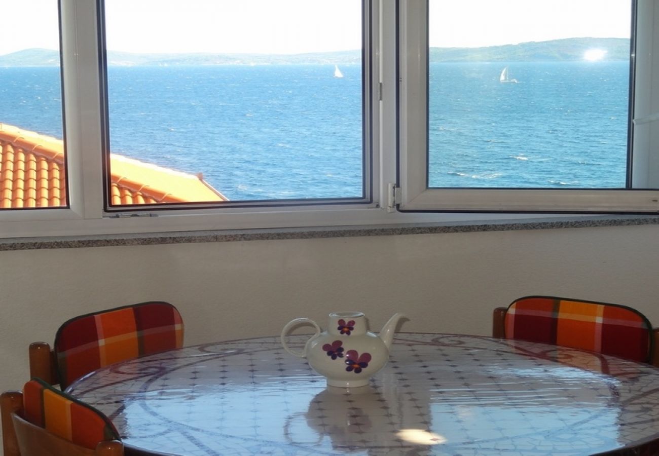 Apartamento en Okrug Gornji - Apartamento en Okrug Gornji con Seaview, Terraza, Acondicionador, WIFI (5046-3)