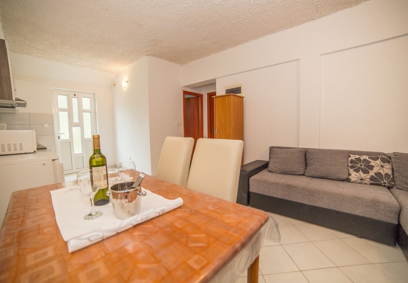 Apartamento en Okrug Gornji - Apartamento en Okrug Gornji con Terraza, Acondicionador, WIFI, Lavavajillas (5048-3)