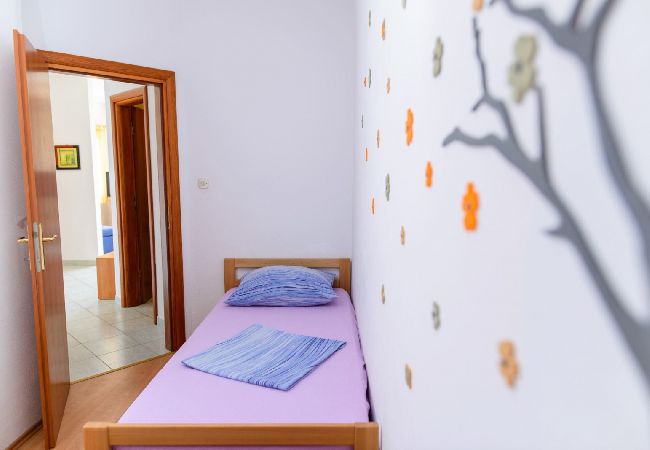 Apartamento en Okrug Gornji - Apartamento en Okrug Gornji con Seaview, Terraza, Acondicionador, WIFI (5049-3) Apartamento en Okrug Gornji - Apartamento en Okrug Gornji con Seaview, Terraza, Acondicionador, WIFI (5049-3)