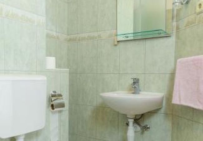 Apartamento en Okrug Gornji - Apartamento en Okrug Gornji con Seaview, Terraza, Acondicionador, WIFI (5049-3) Apartamento en Okrug Gornji - Apartamento en Okrug Gornji con Seaview, Terraza, Acondicionador, WIFI (5049-3)