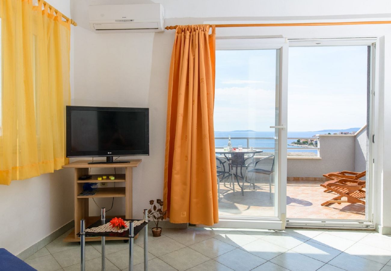 Apartamento en Okrug Gornji - Apartamento en Okrug Gornji con Seaview, Terraza, Acondicionador, WIFI (5049-3)