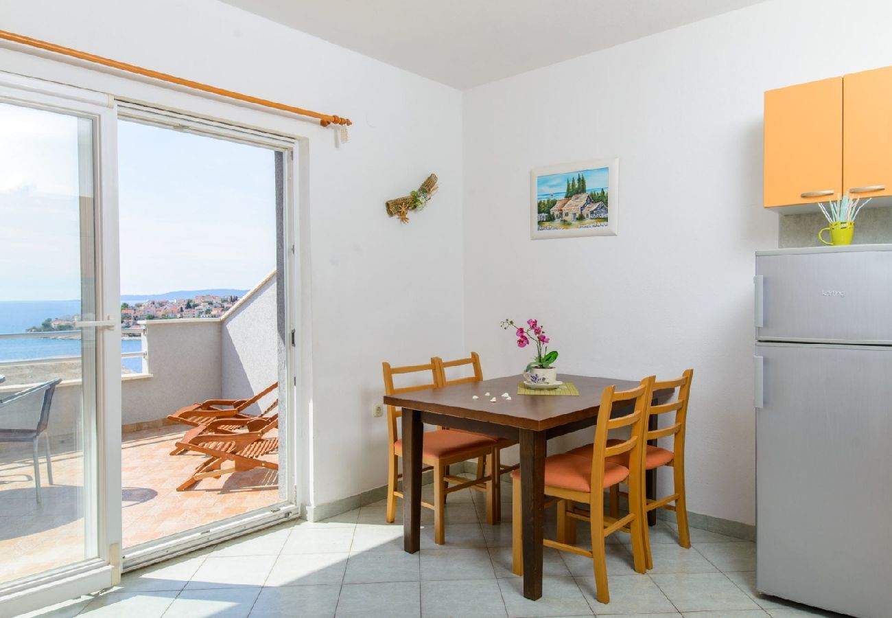 Apartamento en Okrug Gornji - Apartamento en Okrug Gornji con Seaview, Terraza, Acondicionador, WIFI (5049-3)