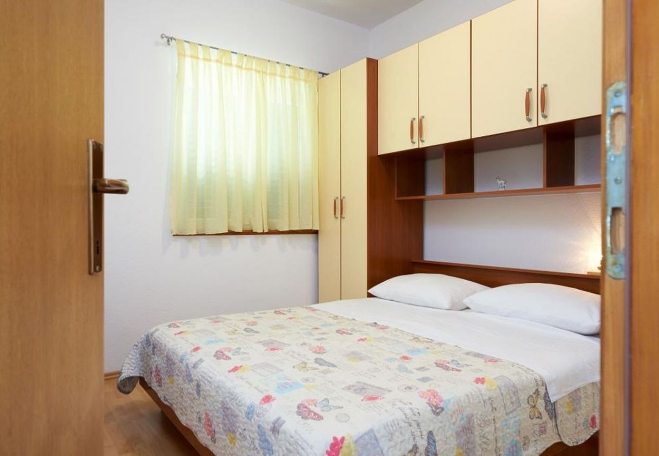 Apartamento en Seget Vranjica - Apartamento en Seget Vranjica con Seaview, Balcón, Acondicionador, WIFI (5052-3)