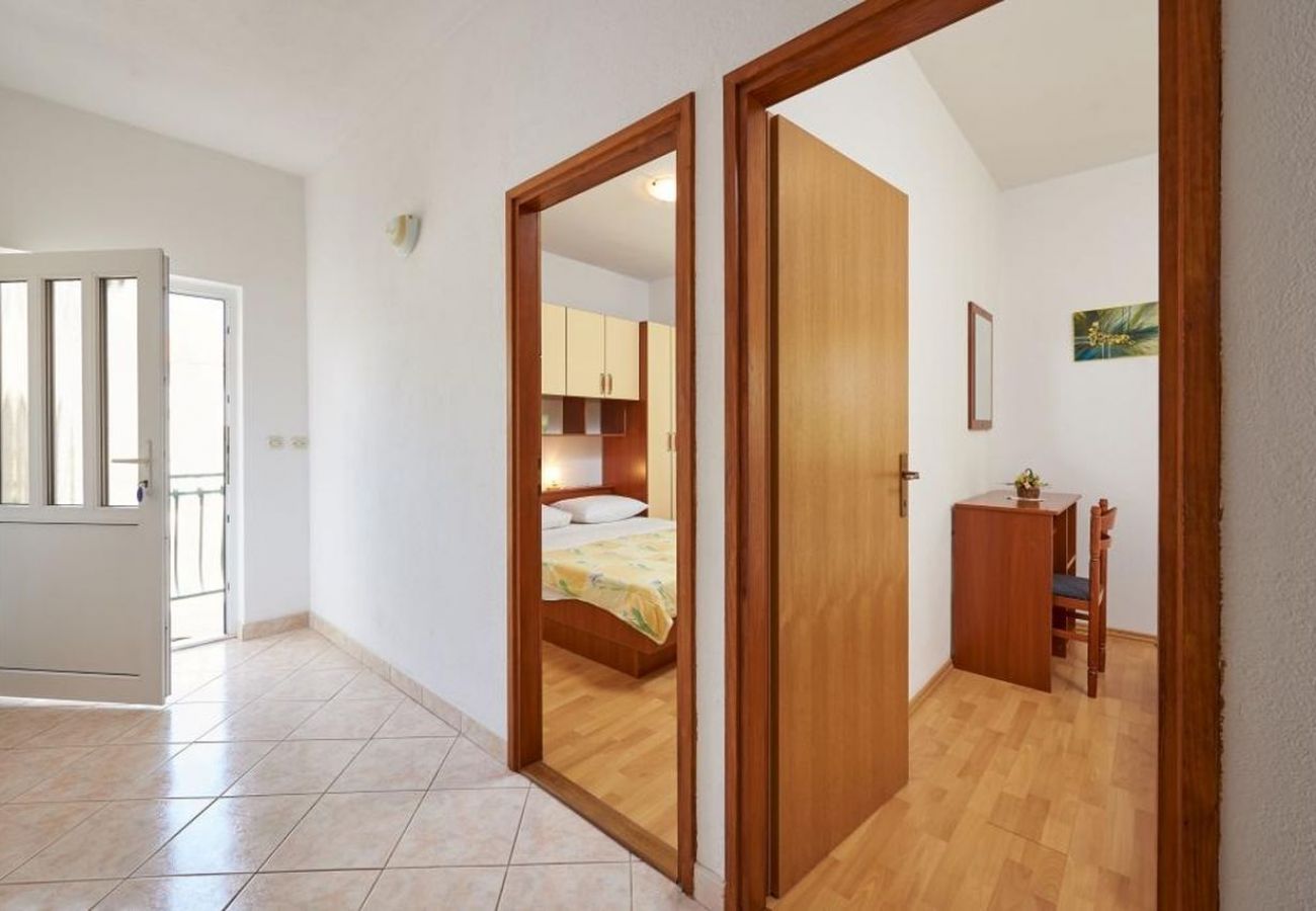 Apartamento en Seget Vranjica - Apartamento en Seget Vranjica con Seaview, Balcón, Acondicionador, WIFI (5052-3)