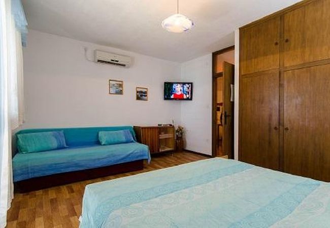 Apartamento en Trogir - Apartamento en Trogir con Seaview, Balcón, Acondicionador, WIFI (5055-1) Apartamento en Trogir - Apartamento en Trogir con Seaview, Balcón, Acondicionador, WIFI (5055-1)
