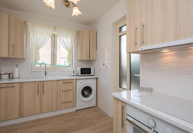 Estudio en Trogir - Apartamento Estudio en Trogir con Terraza, Acondicionador, WIFI, Lavadora (5058-2) Estudio en Trogir - Apartamento Estudio en Trogir con Terraza, Acondicionador, WIFI, Lavadora (5058-2)