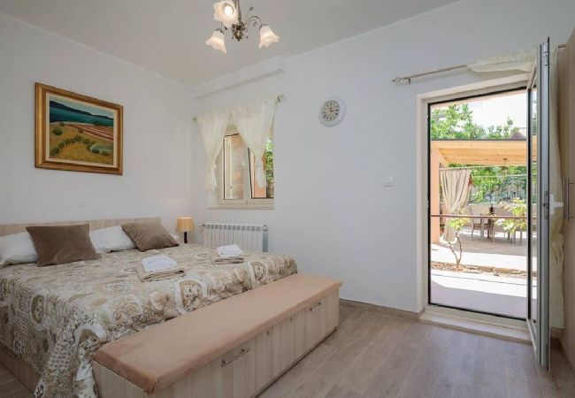 Estudio en Trogir - Apartamento Estudio en Trogir con Terraza, Acondicionador, WIFI, Lavadora (5058-2) Estudio en Trogir - Apartamento Estudio en Trogir con Terraza, Acondicionador, WIFI, Lavadora (5058-2)