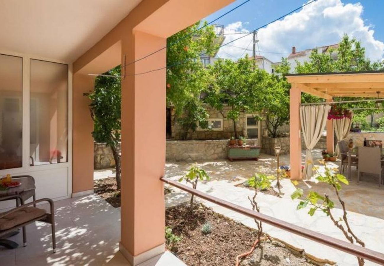 Estudio en Trogir - Apartamento Estudio en Trogir con Terraza, Acondicionador, WIFI, Lavadora (5058-2)