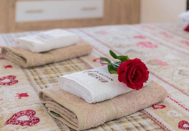 Apartamento en Trogir - Apartamento en Trogir con Seaview, Balcón, Acondicionador, WIFI (5058-1) Apartamento en Trogir - Apartamento en Trogir con Seaview, Balcón, Acondicionador, WIFI (5058-1)