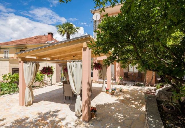 Apartamento en Trogir - Apartamento en Trogir con Seaview, Balcón, Acondicionador, WIFI (5058-1) Apartamento en Trogir - Apartamento en Trogir con Seaview, Balcón, Acondicionador, WIFI (5058-1)