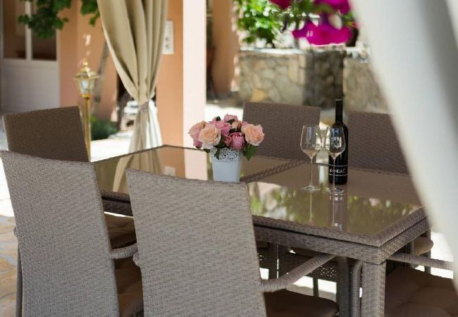 Apartamento en Trogir - Apartamento en Trogir con Seaview, Balcón, Acondicionador, WIFI (5058-1) Apartamento en Trogir - Apartamento en Trogir con Seaview, Balcón, Acondicionador, WIFI (5058-1)