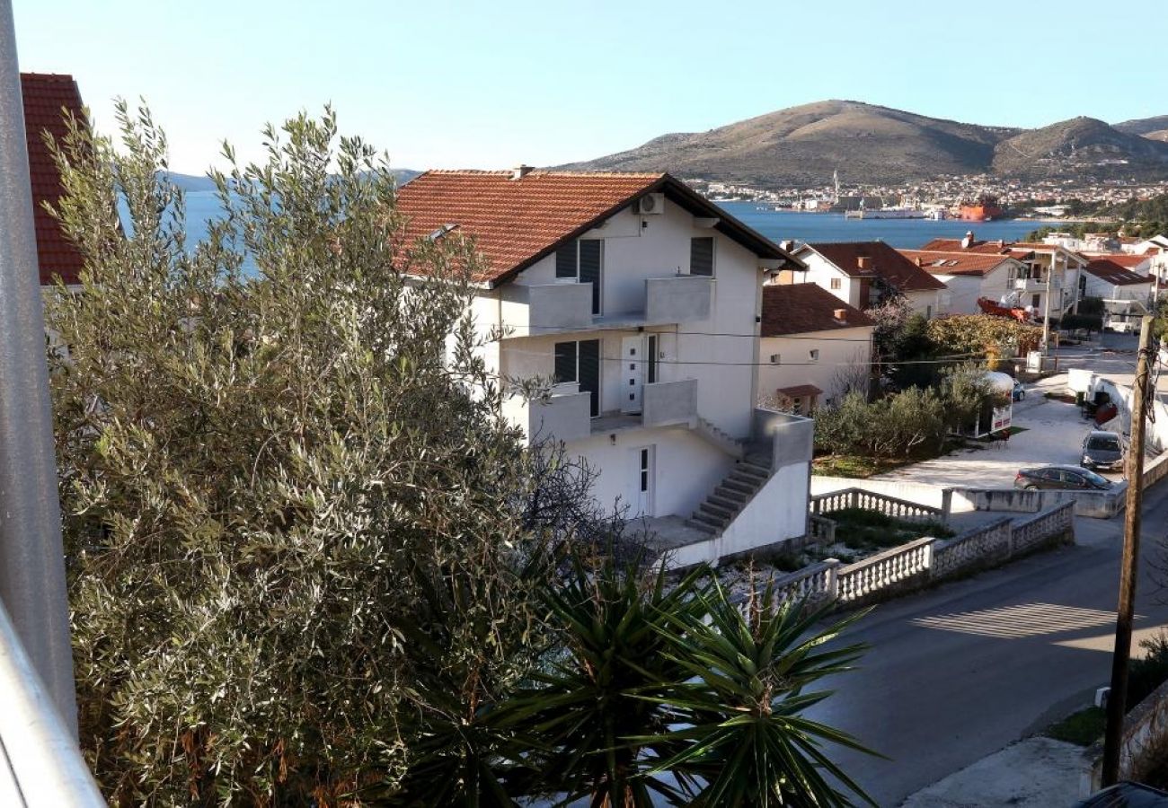 Apartamento en Okrug Gornji - Apartamento en Okrug Gornji con Terraza, Acondicionador, WIFI, Lavadora (5059-3)