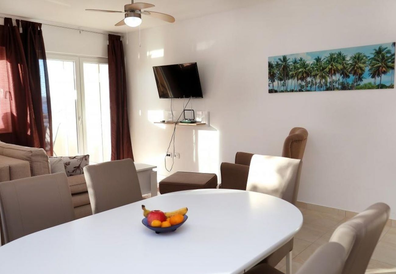 Apartamento en Okrug Gornji - Apartamento en Okrug Gornji con Seaview, Terraza, Acondicionador, WIFI (5059-2)