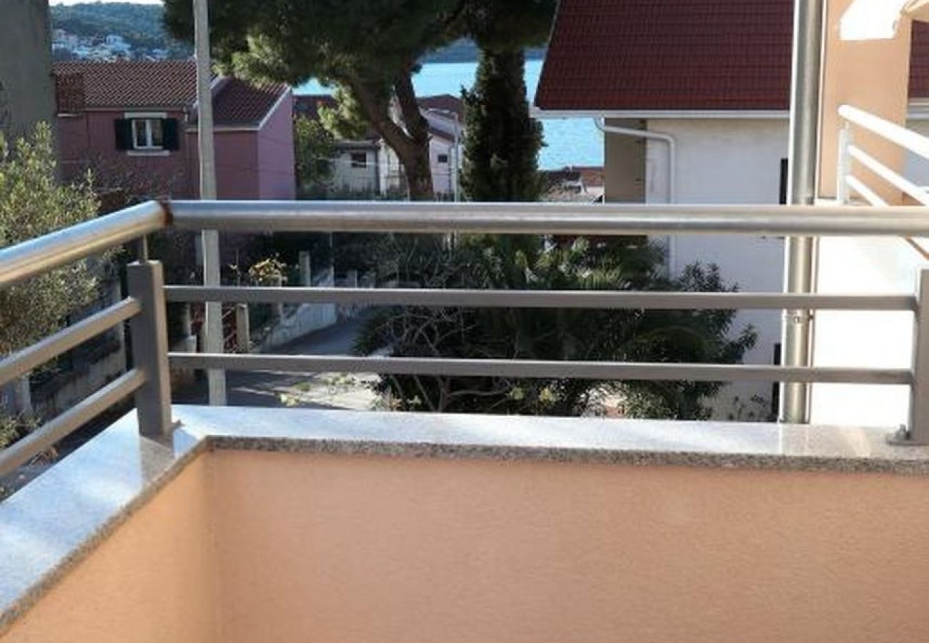 Apartamento en Okrug Gornji - Apartamento en Okrug Gornji con Seaview, Terraza, Acondicionador, WIFI (5059-2)