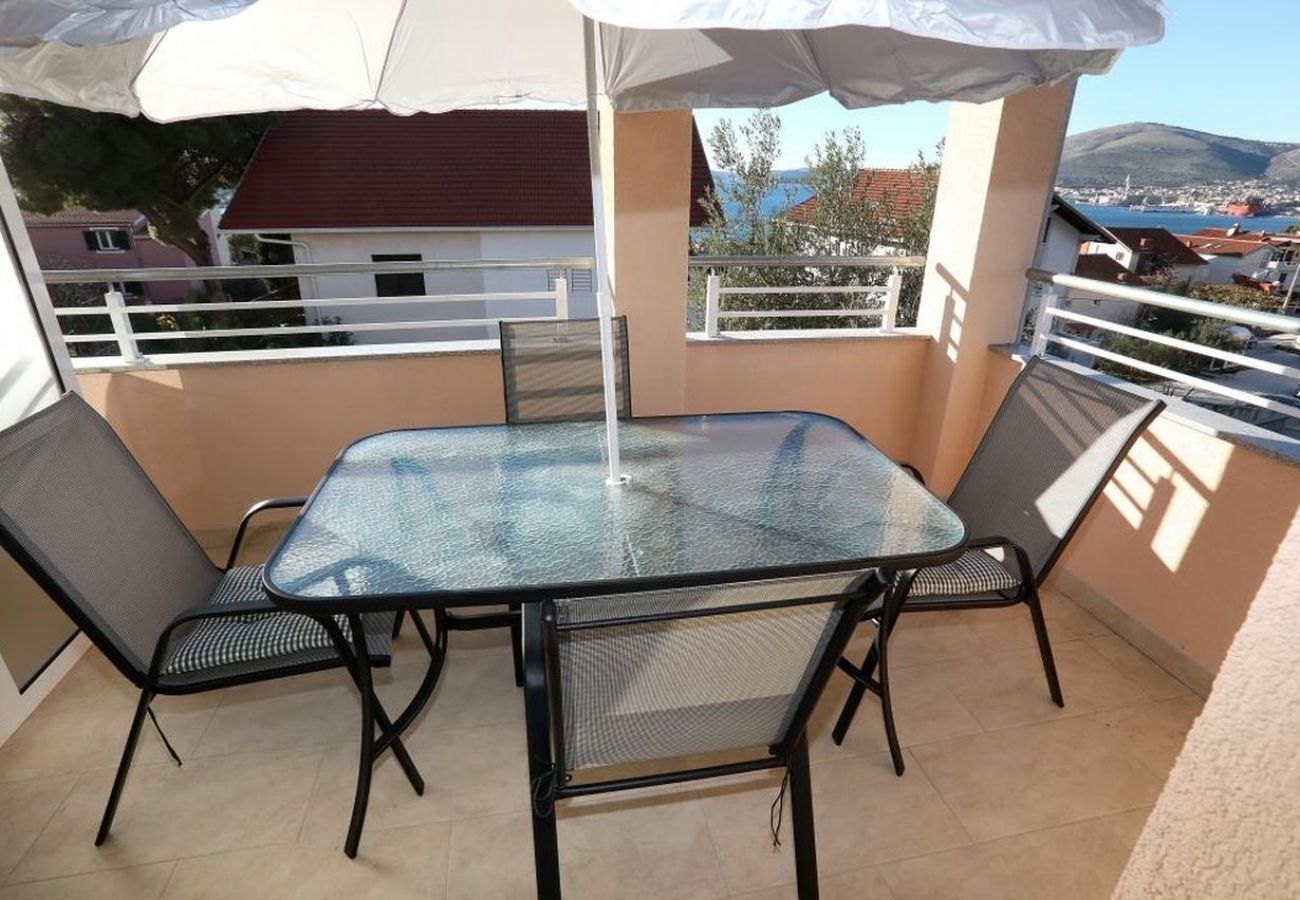 Apartamento en Okrug Gornji - Apartamento en Okrug Gornji con Seaview, Terraza, Acondicionador, WIFI (5059-1)