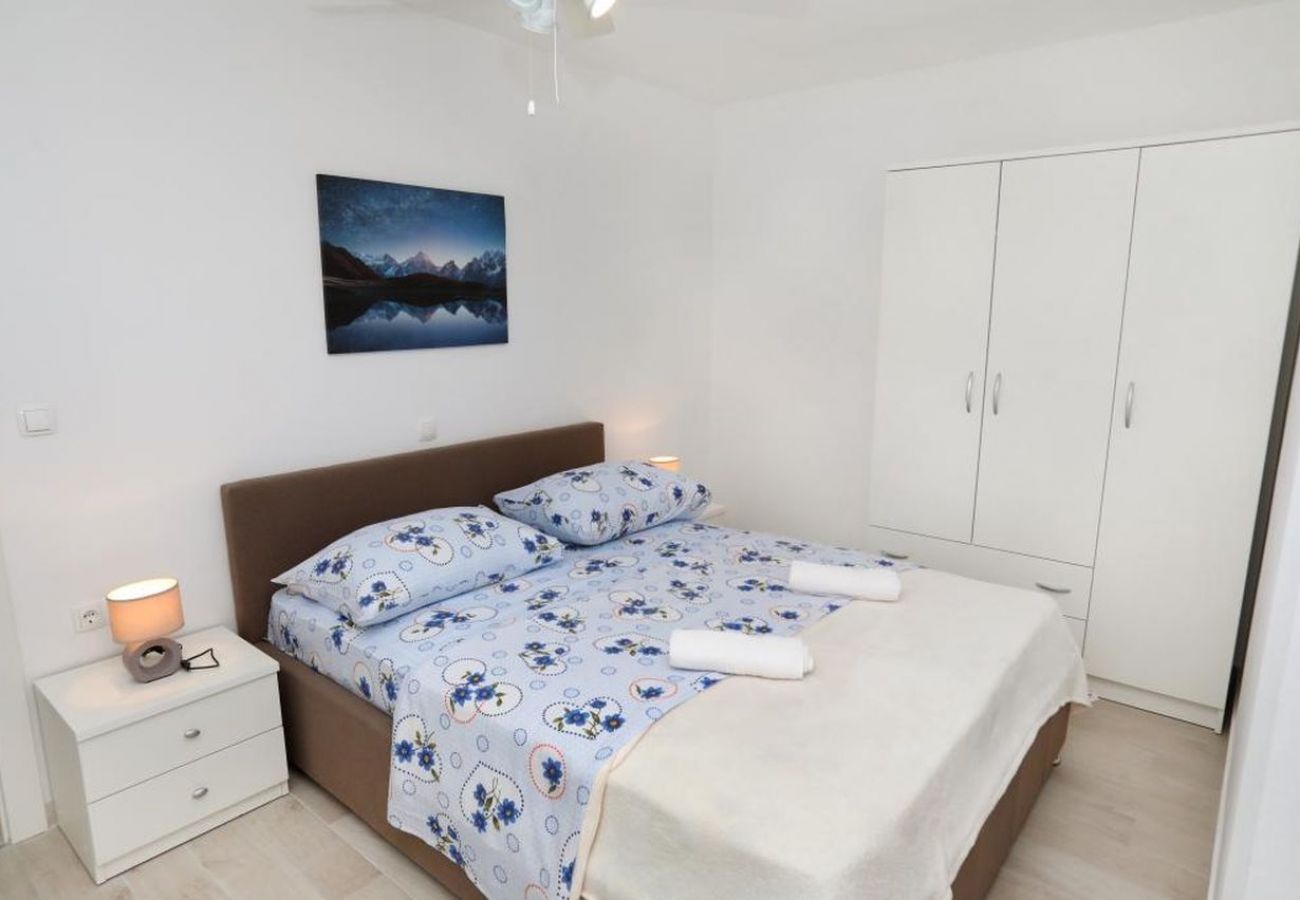 Apartamento en Okrug Gornji - Apartamento en Okrug Gornji con Seaview, Terraza, Acondicionador, WIFI (5059-1)