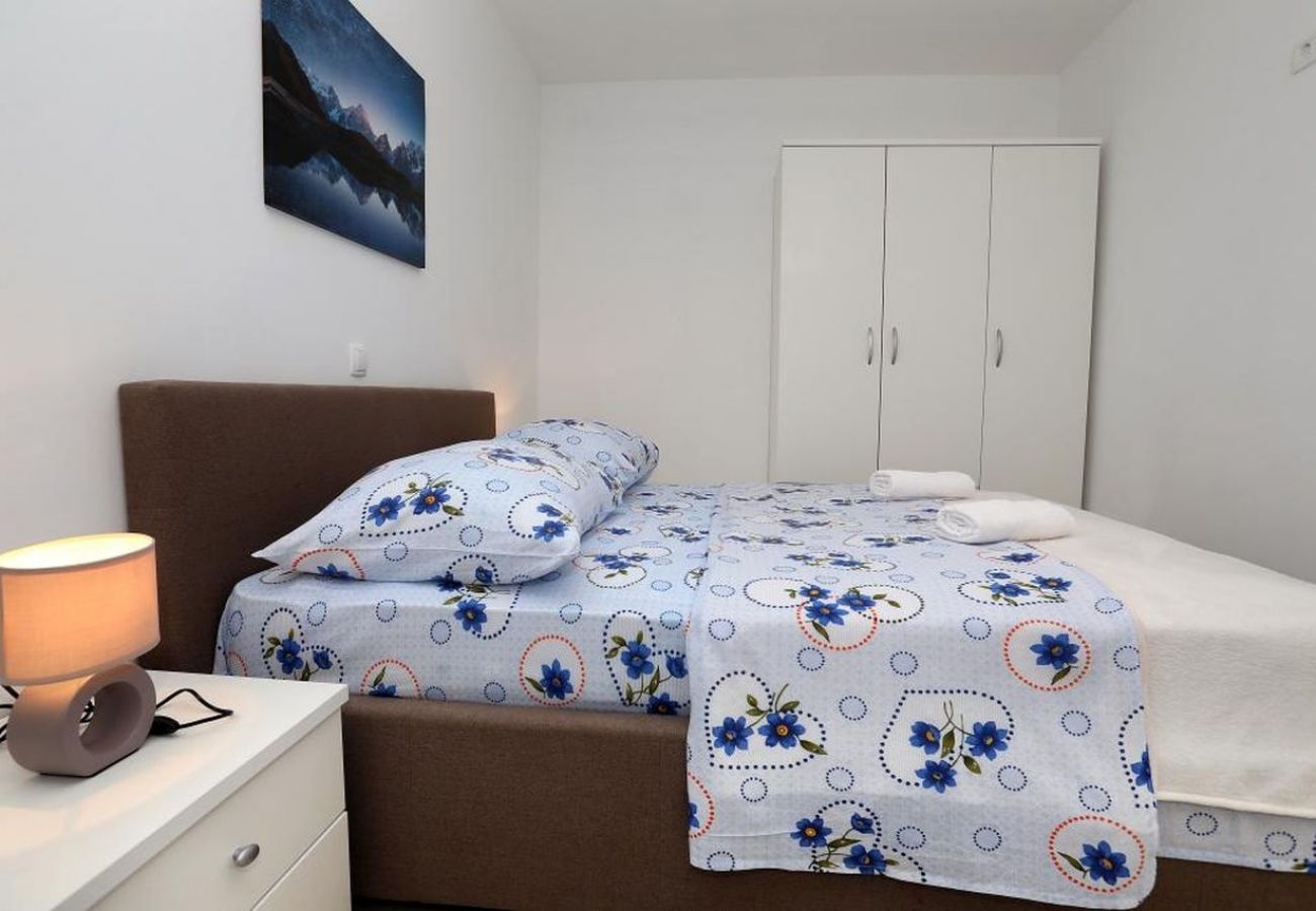 Apartamento en Okrug Gornji - Apartamento en Okrug Gornji con Seaview, Terraza, Acondicionador, WIFI (5059-1)