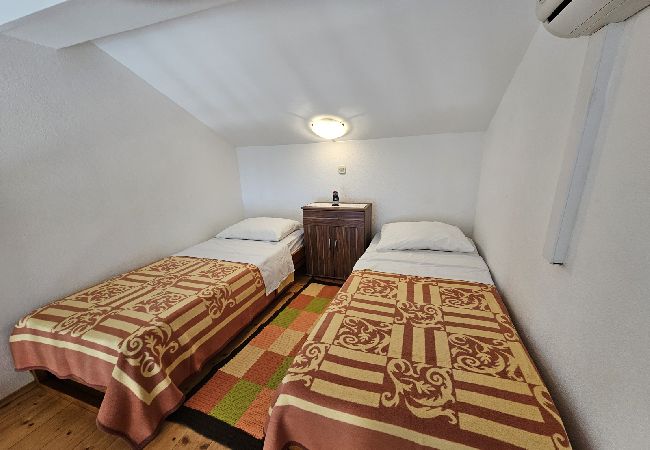 Apartamento en Duce - Apartamento en Duće con Seaview, Balcón, Acondicionador, WIFI (5067-5) Apartamento en Duce - Apartamento en Duće con Seaview, Balcón, Acondicionador, WIFI (5067-5)