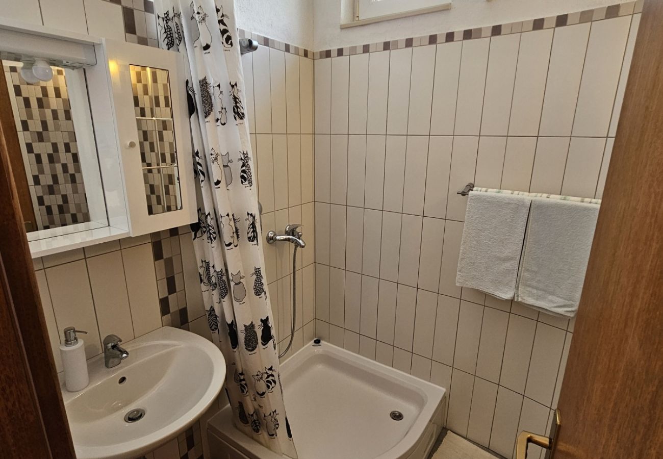 Apartamento en Duce - Apartamento en Duće con Seaview, Balcón, Acondicionador, WIFI (5067-5)