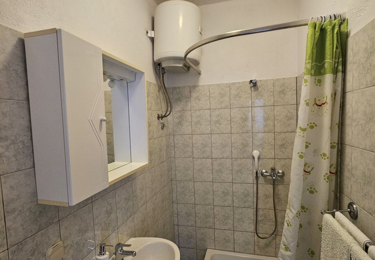 Apartamento en Duce - Apartamento en Duće con Seaview, Balcón, Acondicionador, WIFI (5067-3)