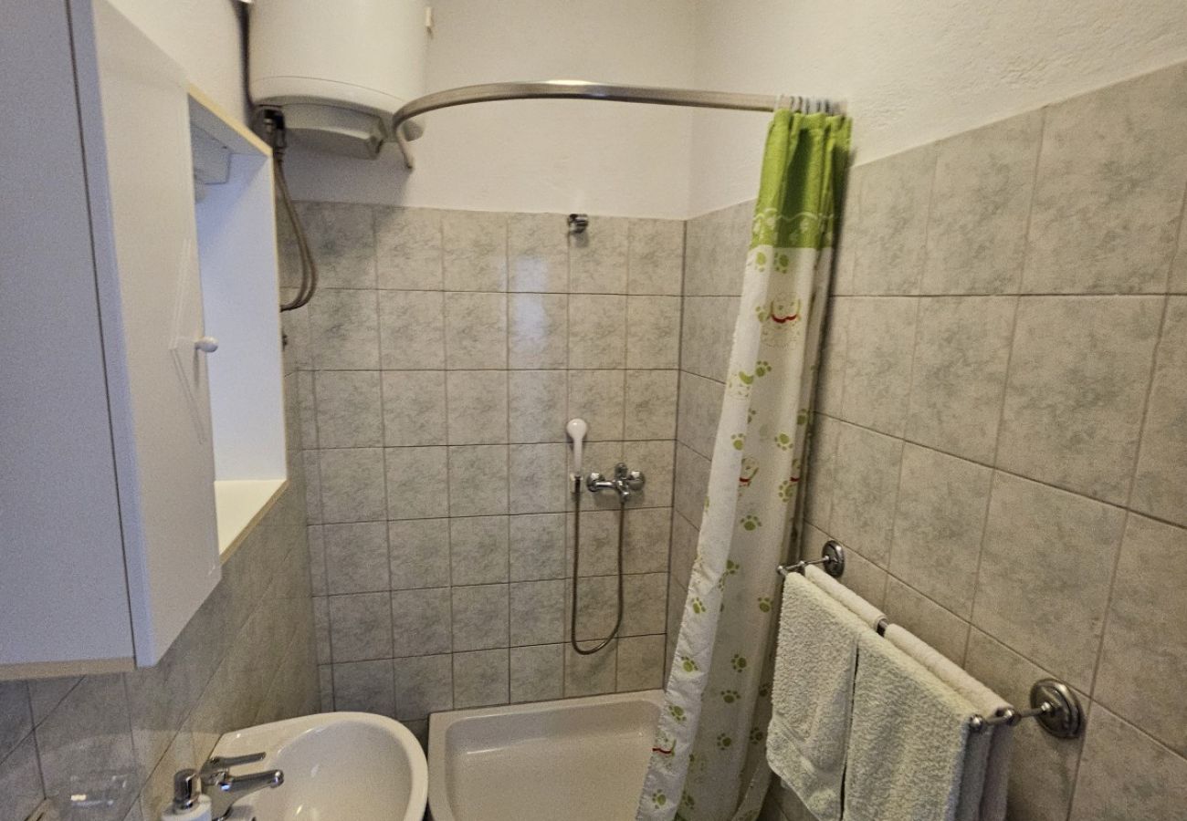 Apartamento en Duce - Apartamento en Duće con Seaview, Balcón, Acondicionador, WIFI (5067-3)