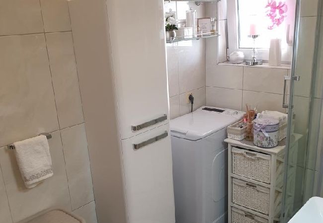 Apartamento en Duce - Apartamento en Duće con Seaview, Terraza, Acondicionador, WIFI (5063-1) Apartamento en Duce - Apartamento en Duće con Seaview, Terraza, Acondicionador, WIFI (5063-1)