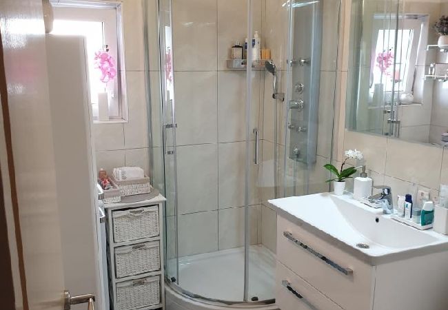 Apartamento en Duce - Apartamento en Duće con Seaview, Terraza, Acondicionador, WIFI (5063-1) Apartamento en Duce - Apartamento en Duće con Seaview, Terraza, Acondicionador, WIFI (5063-1)