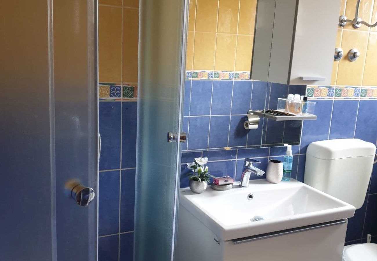 Apartamento en Duce - Apartamento en Duće con Seaview, Balcón, Acondicionador, WIFI (5063-2)
