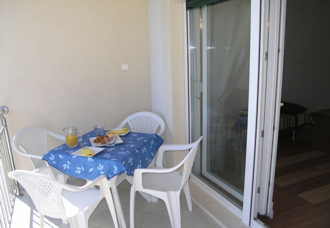 Apartamento en Okrug Gornji - Apartamento en Okrug Gornji con Seaview, Terraza, Acondicionador, WIFI (5069-3)