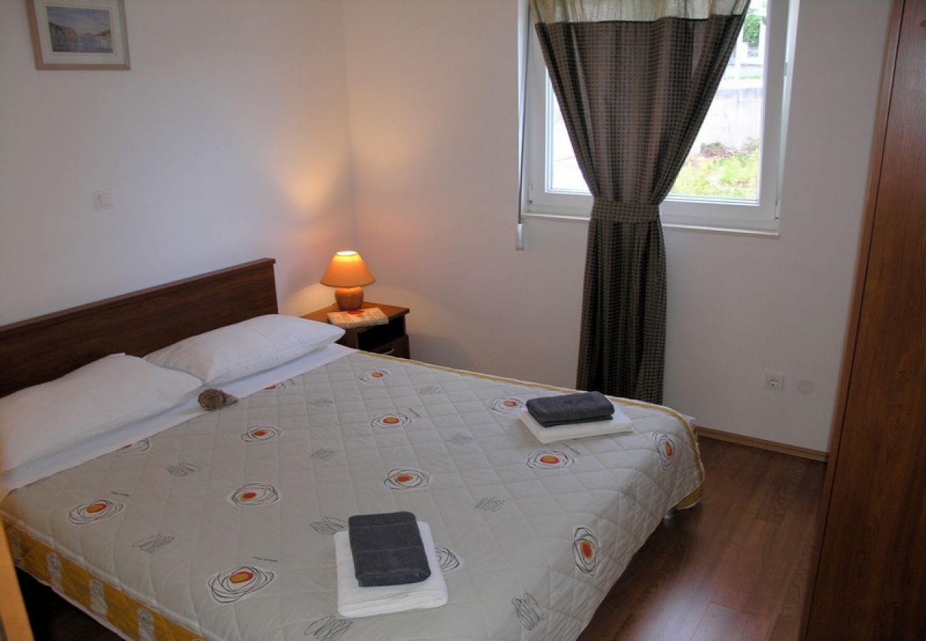 Apartamento en Okrug Gornji - Apartamento en Okrug Gornji con Seaview, Terraza, Acondicionador, WIFI (5069-3)