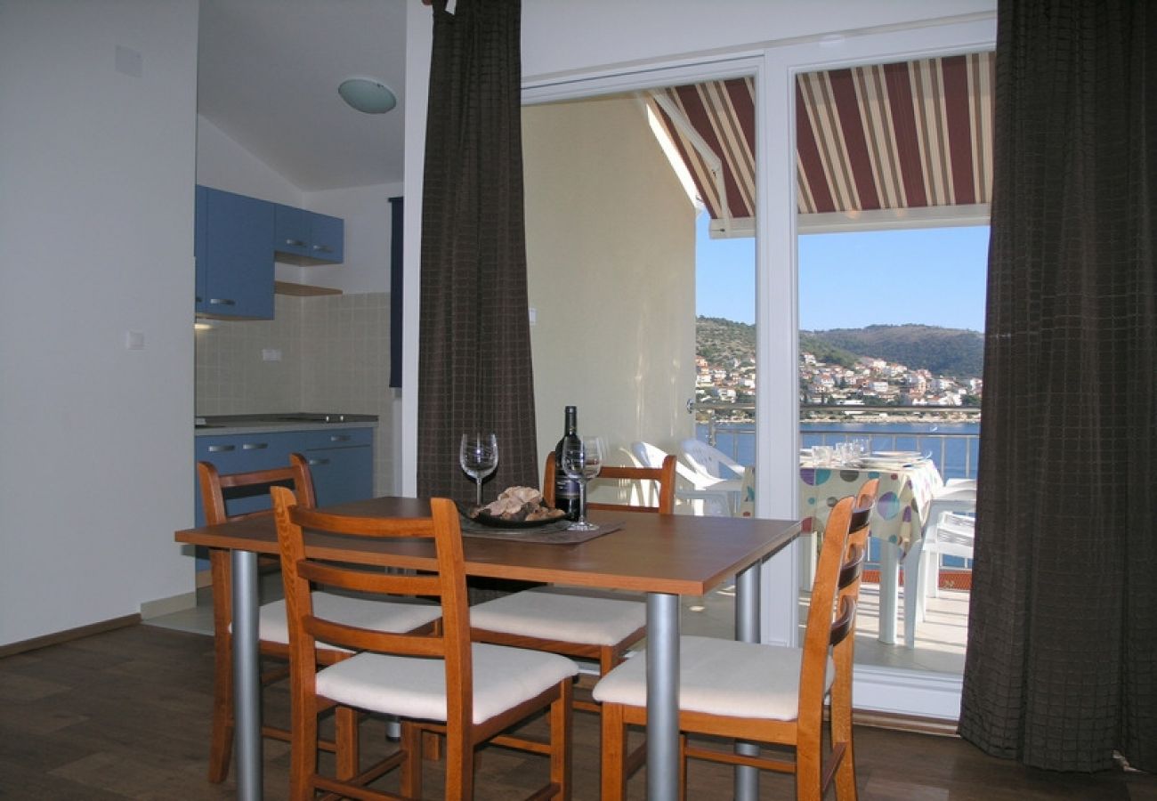 Apartamento en Okrug Gornji - Apartamento en Okrug Gornji con Seaview, Terraza, Acondicionador, WIFI (5069-2)