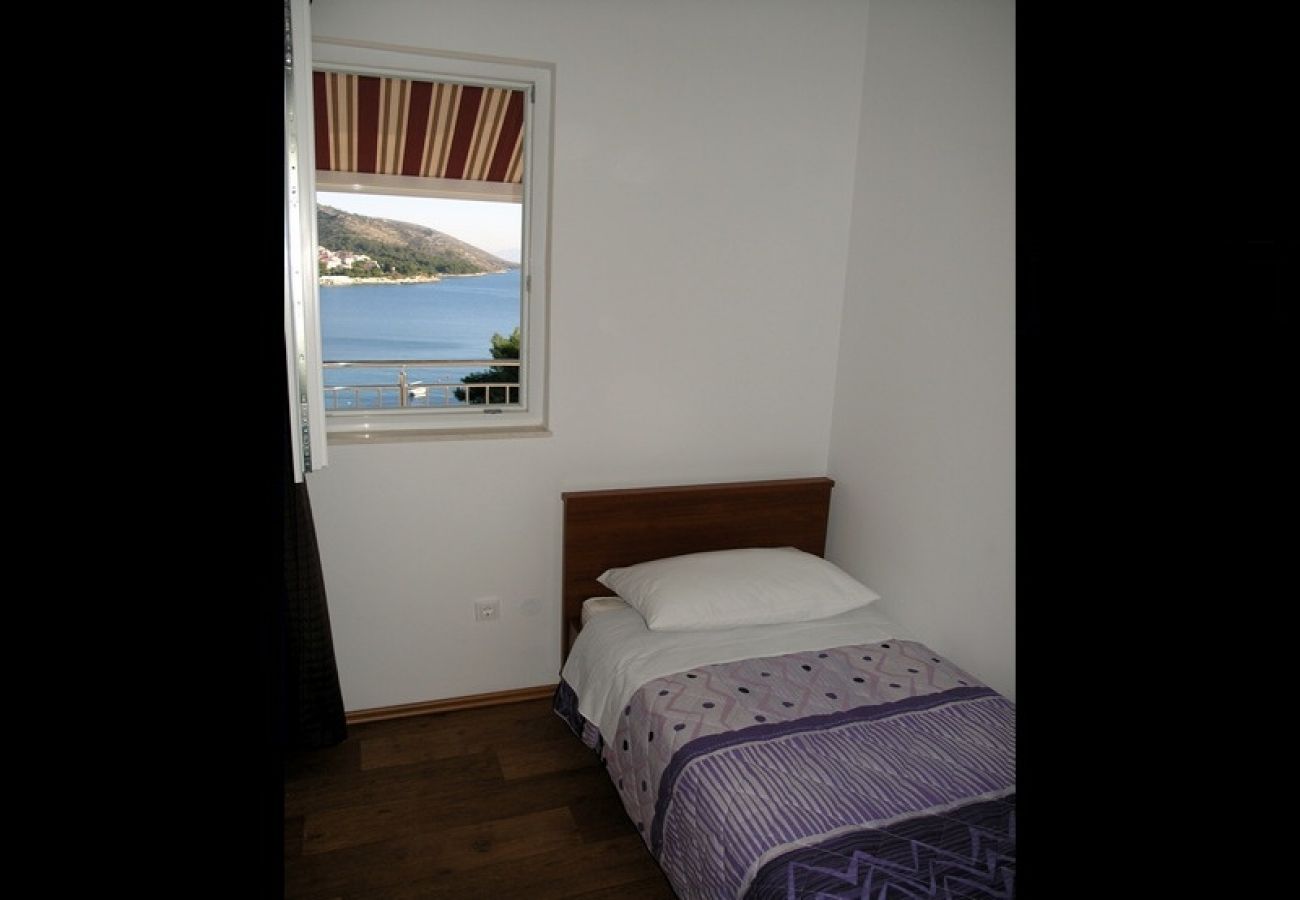 Apartamento en Okrug Gornji - Apartamento en Okrug Gornji con Seaview, Terraza, Acondicionador, WIFI (5069-2)