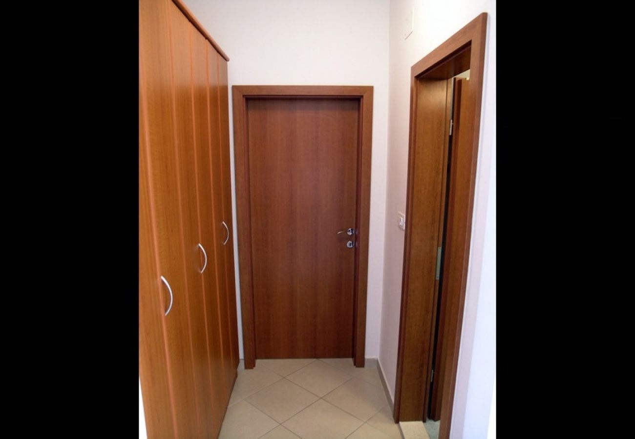 Apartamento en Okrug Gornji - Apartamento en Okrug Gornji con Seaview, Terraza, Acondicionador, WIFI (5069-1)