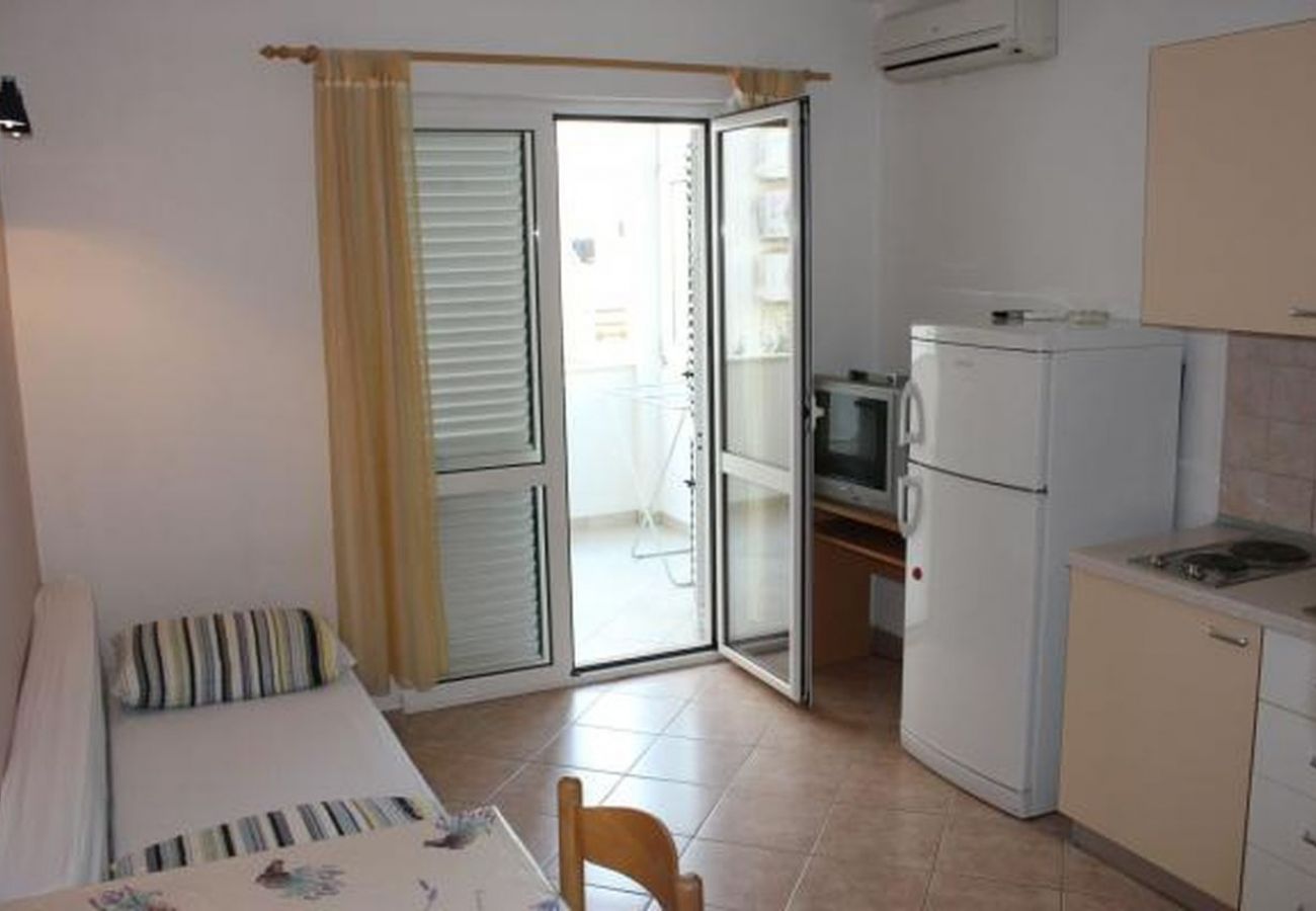 Apartamento en Duce - Apartamento en Duće con Balcón, Acondicionador, WIFI (5062-1)