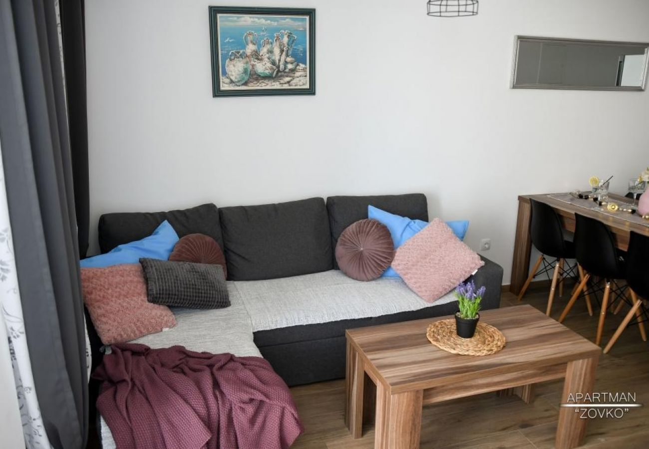 Apartamento en Okrug Gornji - Apartamento en Okrug Gornji con Terraza, Acondicionador, WIFI, Lavadora (5070-1)