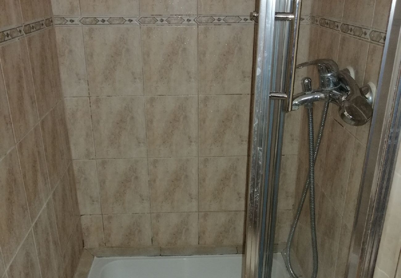 Apartamento en Tribunj - Apartamento en Tribunj con Seaview, Balcón, Acondicionador, WIFI (5081-1)