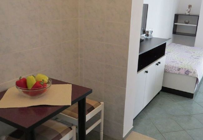 Estudio en Orebic - Apartamento Estudio en Orebić con Seaview, Balcón, Acondicionador, WIFI (4202-4) Estudio en Orebic - Apartamento Estudio en Orebić con Seaview, Balcón, Acondicionador, WIFI (4202-4)